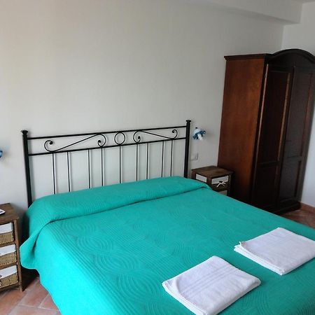 Bed And Breakfast Ichnos กาลาโกโนเน ภายนอก รูปภาพ