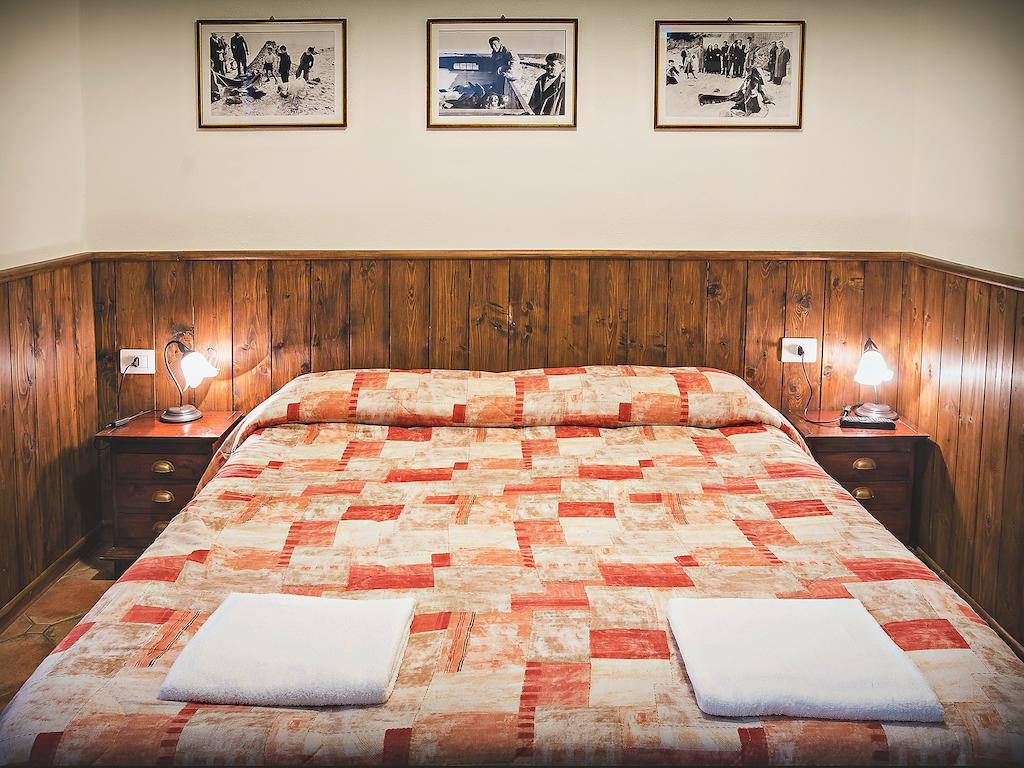 Bed And Breakfast Ichnos กาลาโกโนเน ห้อง รูปภาพ
