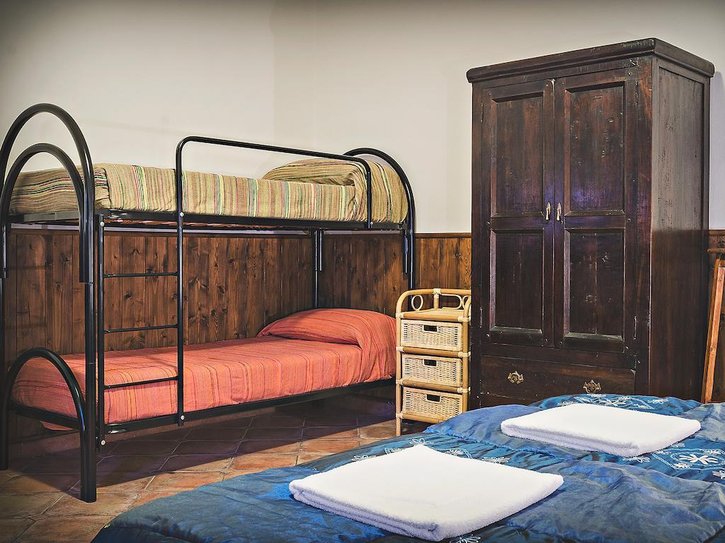 Bed And Breakfast Ichnos กาลาโกโนเน ห้อง รูปภาพ