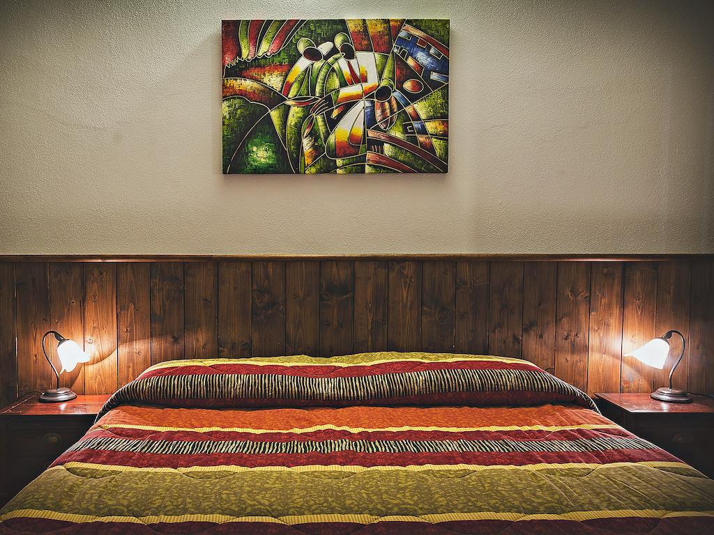 Bed And Breakfast Ichnos กาลาโกโนเน ห้อง รูปภาพ