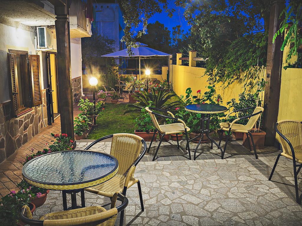 Bed And Breakfast Ichnos กาลาโกโนเน ภายนอก รูปภาพ