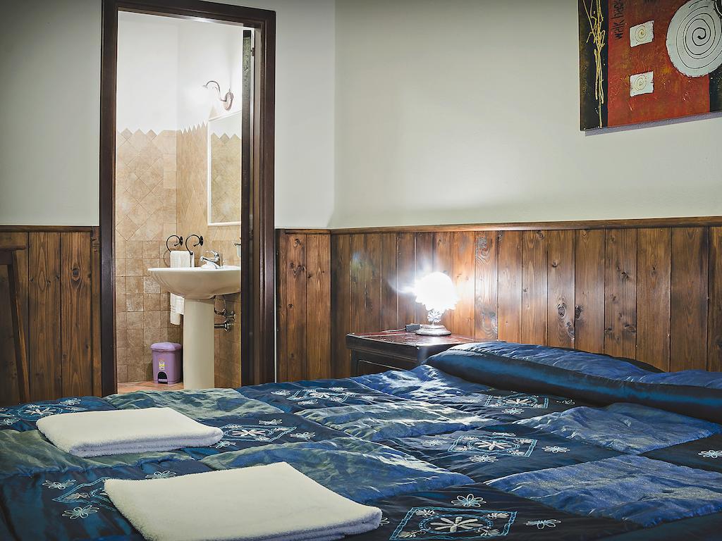 Bed And Breakfast Ichnos กาลาโกโนเน ห้อง รูปภาพ