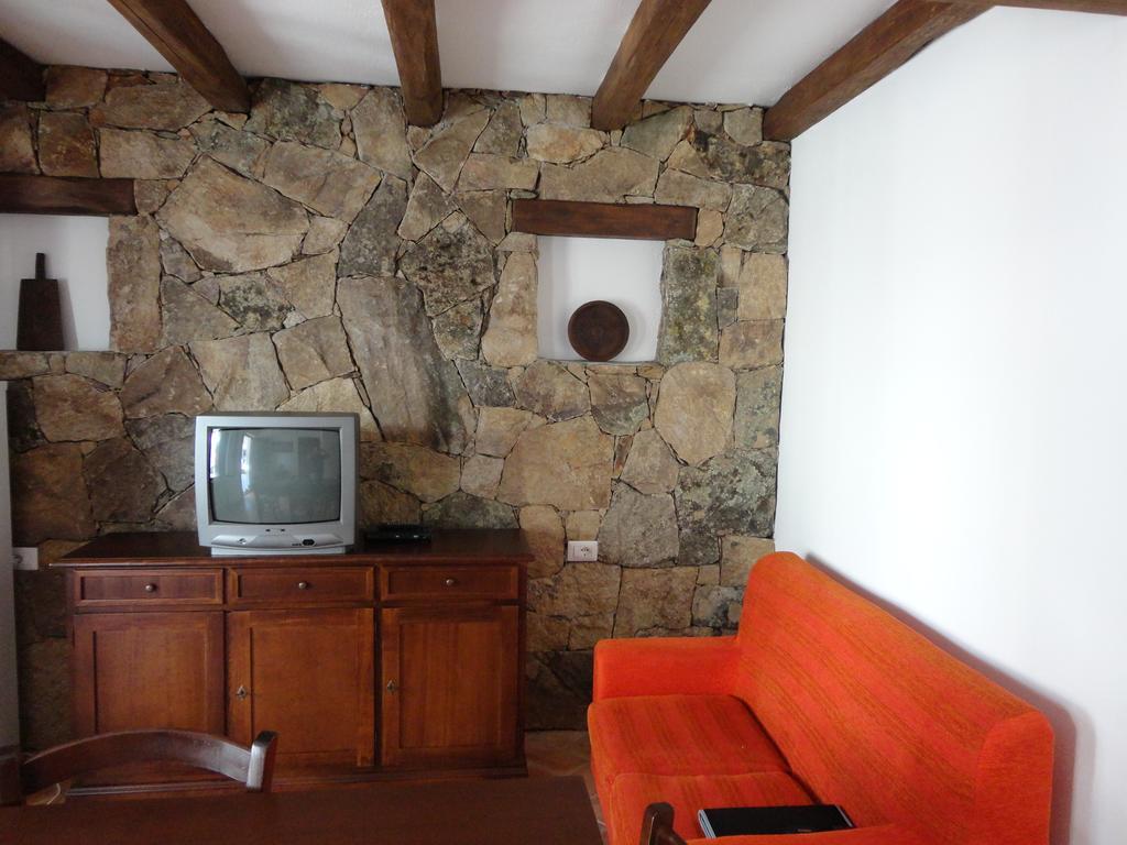 Bed And Breakfast Ichnos กาลาโกโนเน ภายนอก รูปภาพ