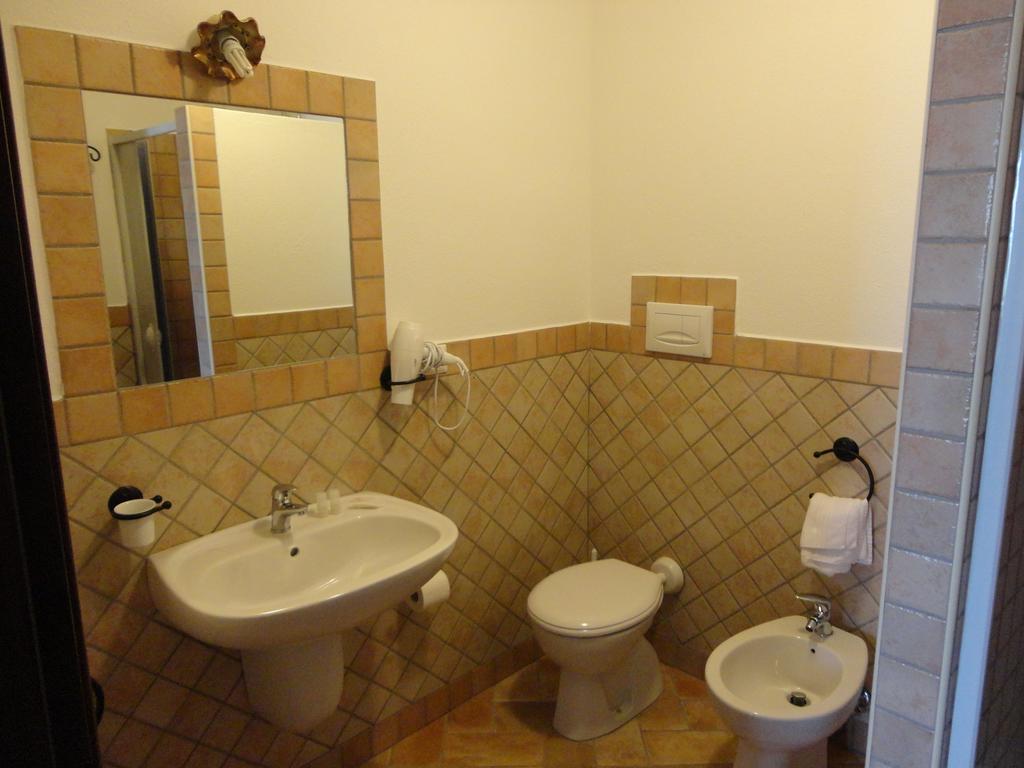 Bed And Breakfast Ichnos กาลาโกโนเน ภายนอก รูปภาพ